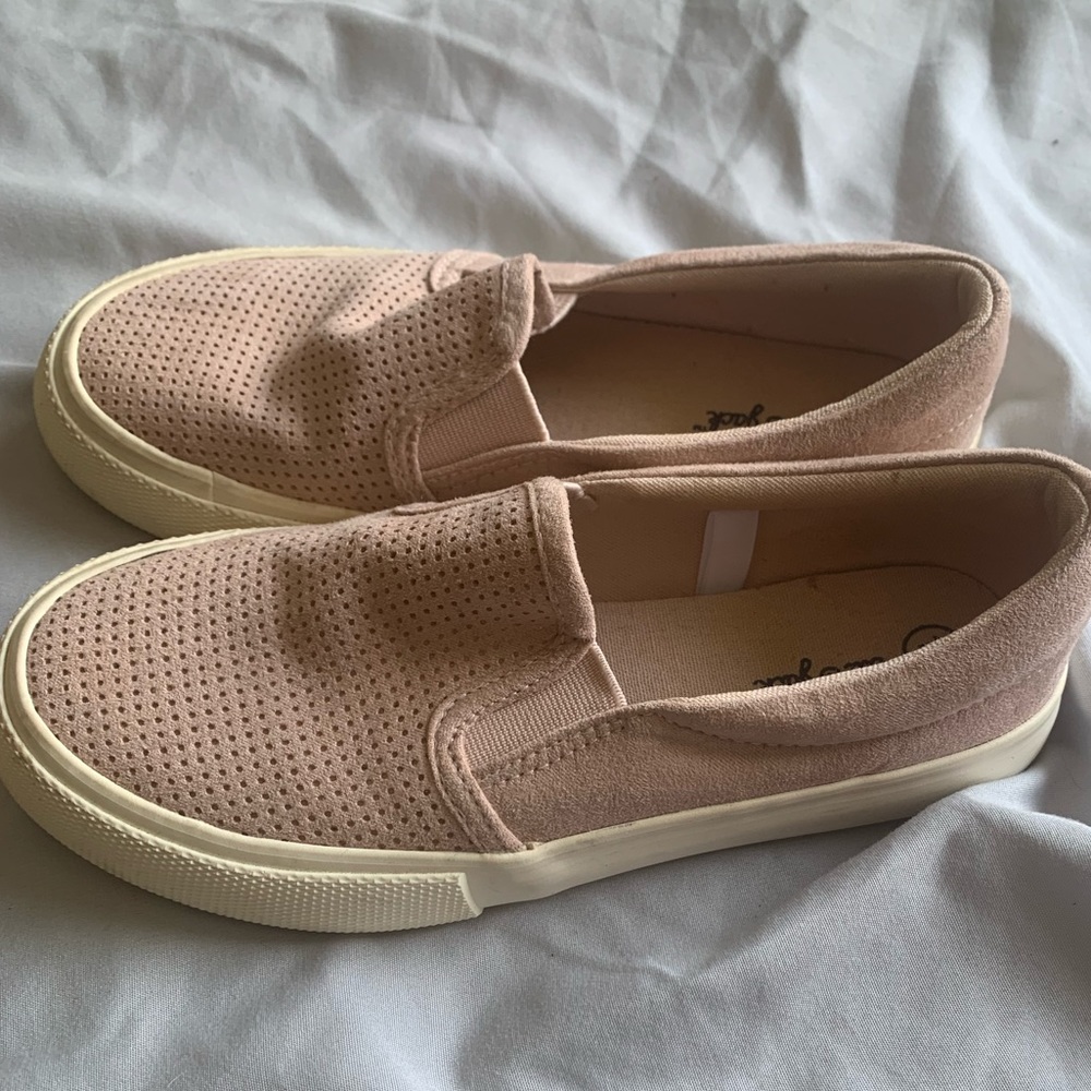Great condition girls slip on shoes.